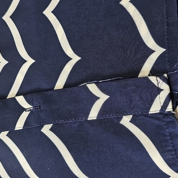 SPENSE WOMEN'S sleevless top. Navy blue and white  geometric design Button. 2 X - Picture 6 of 11